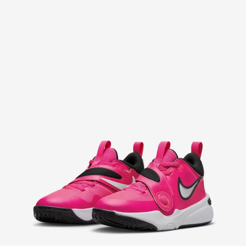 NWT Kids Nike Team Hustle D11 basketball sneakers